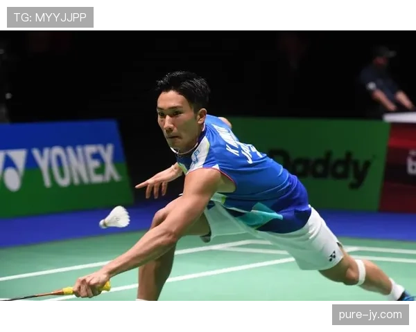 刷到桃田贤斗的休赛日早餐照——那摆设和账单把我直接打回凡人