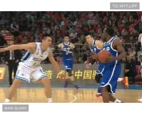 篮球规则中阻挡和带球撞人区别的判定解析